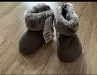 Neue H&M Winteroots Stiefel grau Größe 20/21 Nordrhein-Westfalen - Remscheid Vorschau