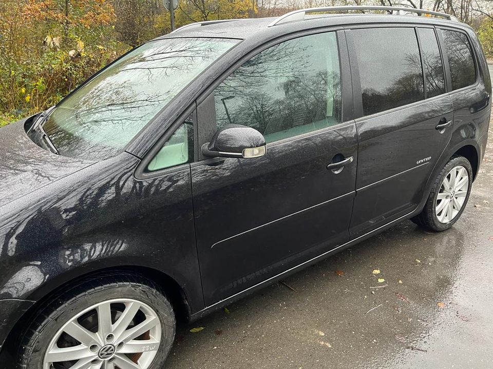 Volkswagen Touran 1.4 TSI 7-Sitzer Tüv Inspektion Neu in Bochum