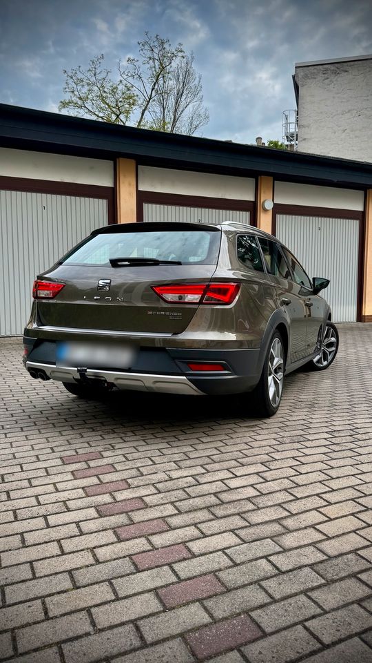 Seat Leon Xperience 4Drive Allrad AHK in Offenbach