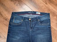Damen Jeans straight 42/44 Größe 32, Länge 32 Hessen - Karben Vorschau