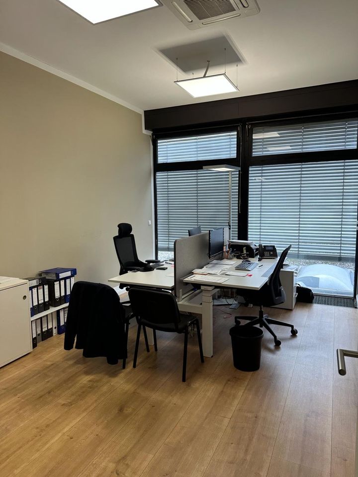 Büro mit 4 einzelnen Räumen oder als Kosmetik Studio in Frankfurt am Main