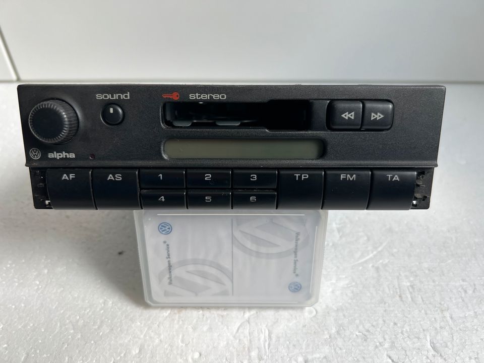 Original VW Radio Alpha 4 Golf 4 Cabrio Passat in Warburg