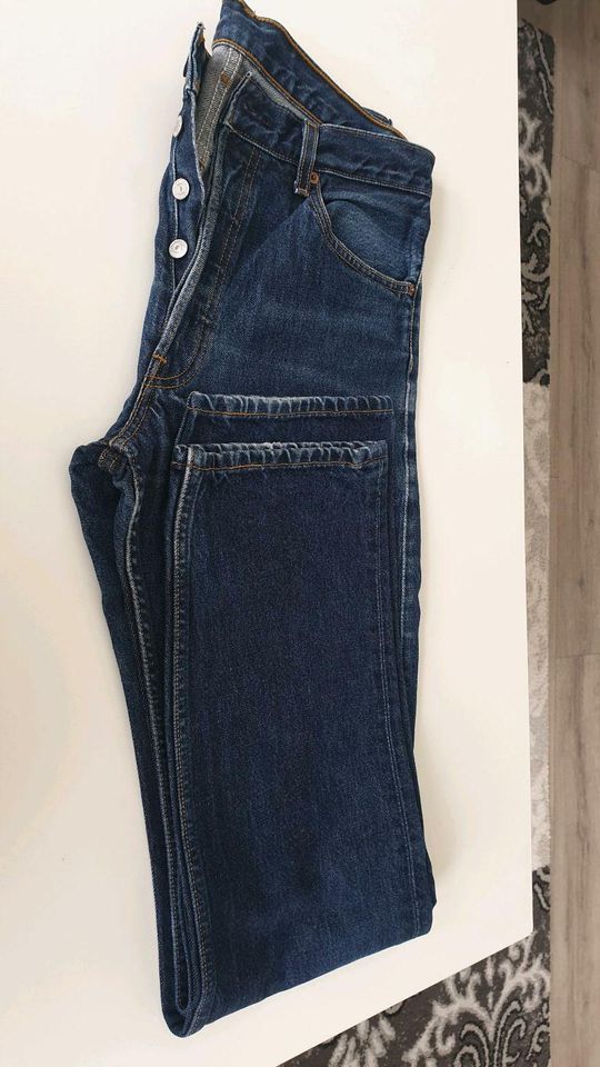 Levis herren jeanshose gr 33/34 in Menden