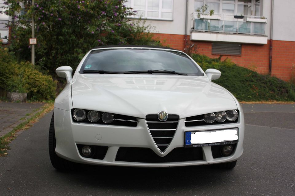 Alfa Romeo Spider 2.2 JTS 16V weiß 117000km in Wetter (Ruhr)