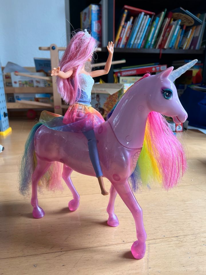 Barbie mit Einhorn Dreamtopia in Darmstadt