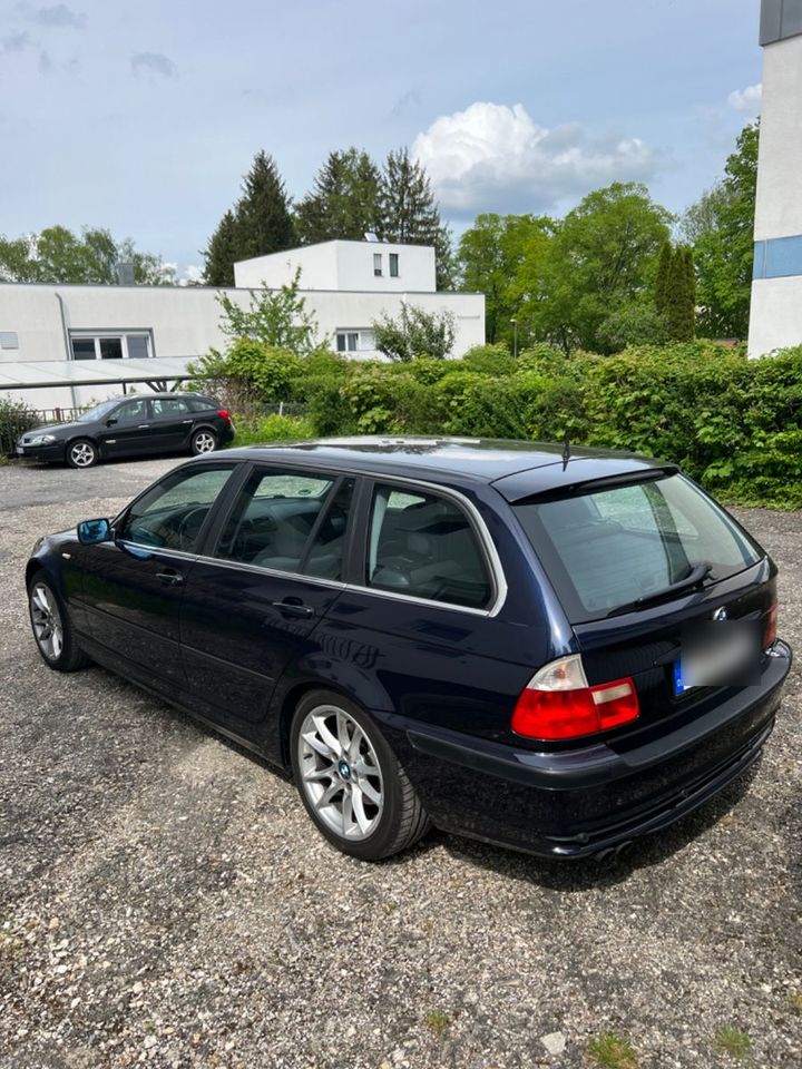 BMW 320i touring M Paket in Nürtingen