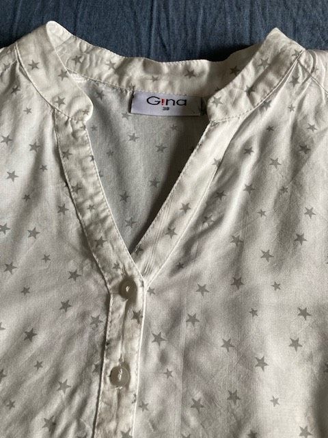 Damen Bluse weiß hellgraue Sterne Gr. 38 von Gina - NEU in Bedburg