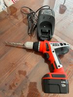 Black & Decker Akkuschrauber / Ladegerät & Akku / Bohrer fest Bayern - Benediktbeuern Vorschau