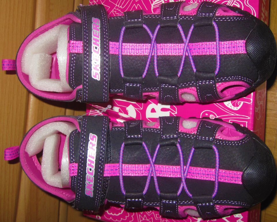 T-Sandalen Outdoor-Sandalen Skechers Girls Gr.35-36 Black Pink in München