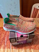 Funkelnagelneuer Skechers Slipper, Memory Foam, Gr. 41, bunt. Hessen - Maintal Vorschau