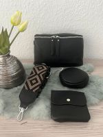 Crossbody Tasche in schwarz mit Stoffgurt  Portmonee und Anhänger Essen - Steele Vorschau