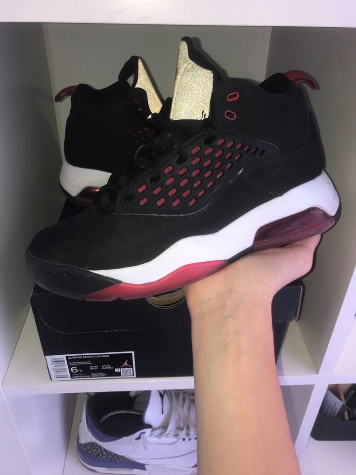 Jordan Maxin Gym Red Größe 38.5 in Rheinstetten