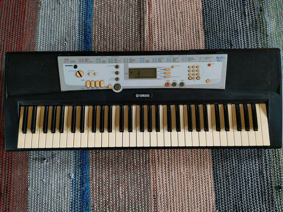 Yamaha Keyboard vpt 200 in Berlin