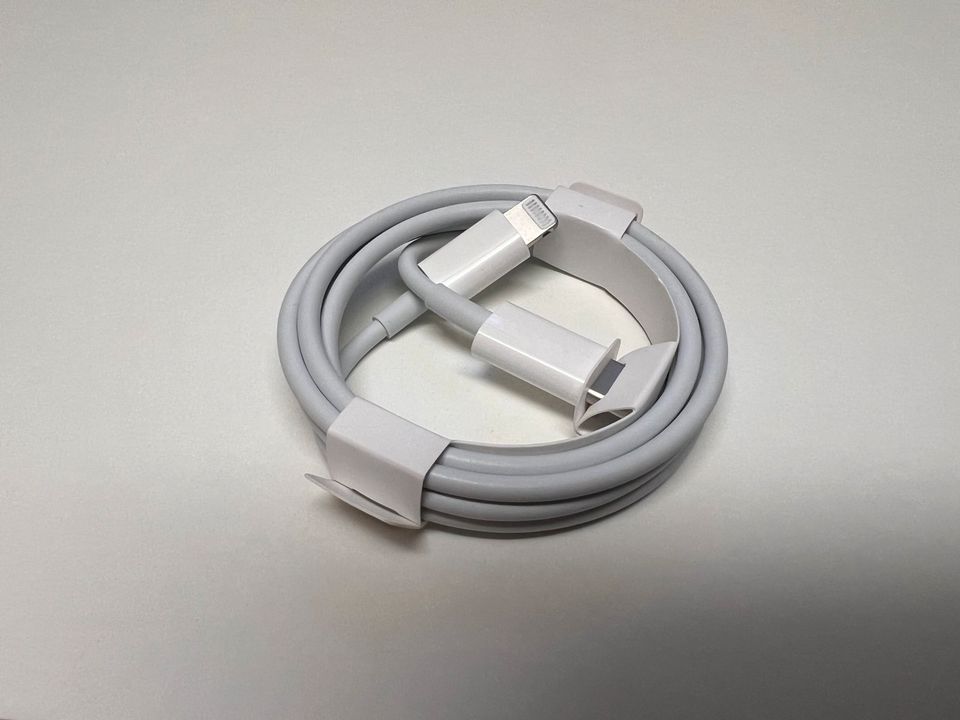 Apple Original Ladekabel USB C auf Lightning - Neu in Königswinter