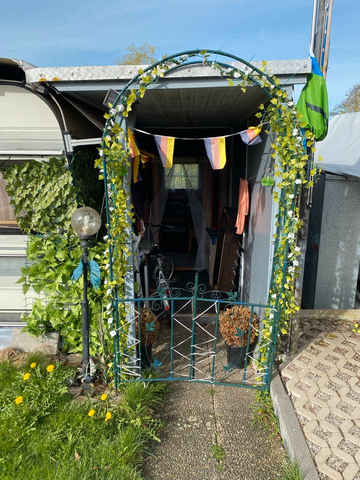 Feststehende Wohnwagen mit Anbau in München