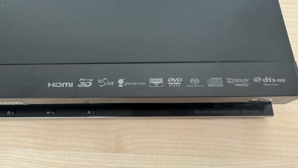 Komplette Video und Audio Sammlung + Sony BluRay Player in Frechen