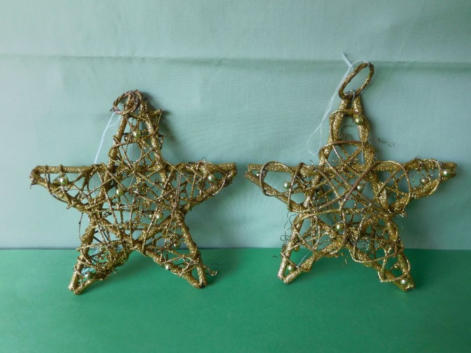 2 große goldene Sterne zum Aufhängen Baumschmuck Türschmuck in Klein Rönnau