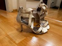 Neue Tamaris Brautschuhe 38 High Heels Weiß/ Champagne Schleswig-Holstein - Norderstedt Vorschau