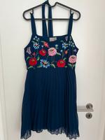 Asos Kleid mit Stickereien 40 Berlin - Hohenschönhausen Vorschau