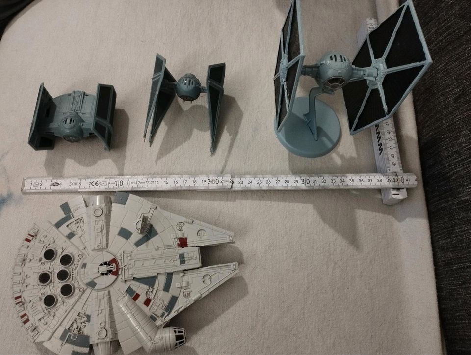 Star Wars Revell Millenium Falke & Tie Fighter Set in Köln