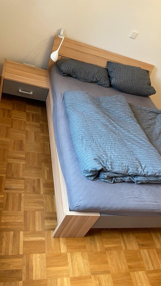 Bett mit Lattenrost in Hünfeld