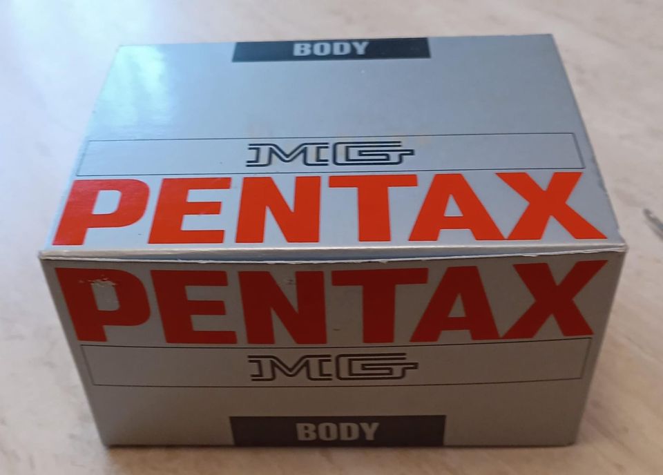 Pentax Body ME + MG, 2 Objektive 28mm, 50mm und Auto-Nah-Ring in Bottrop