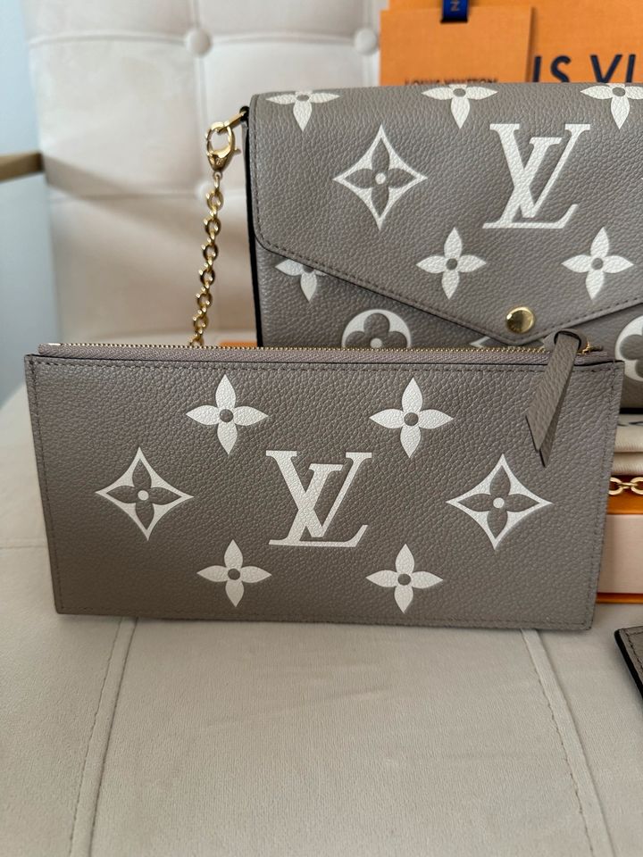 Louis Vuitton Pochette Felicie Tourterelle / Creme Neuwertig in Forst