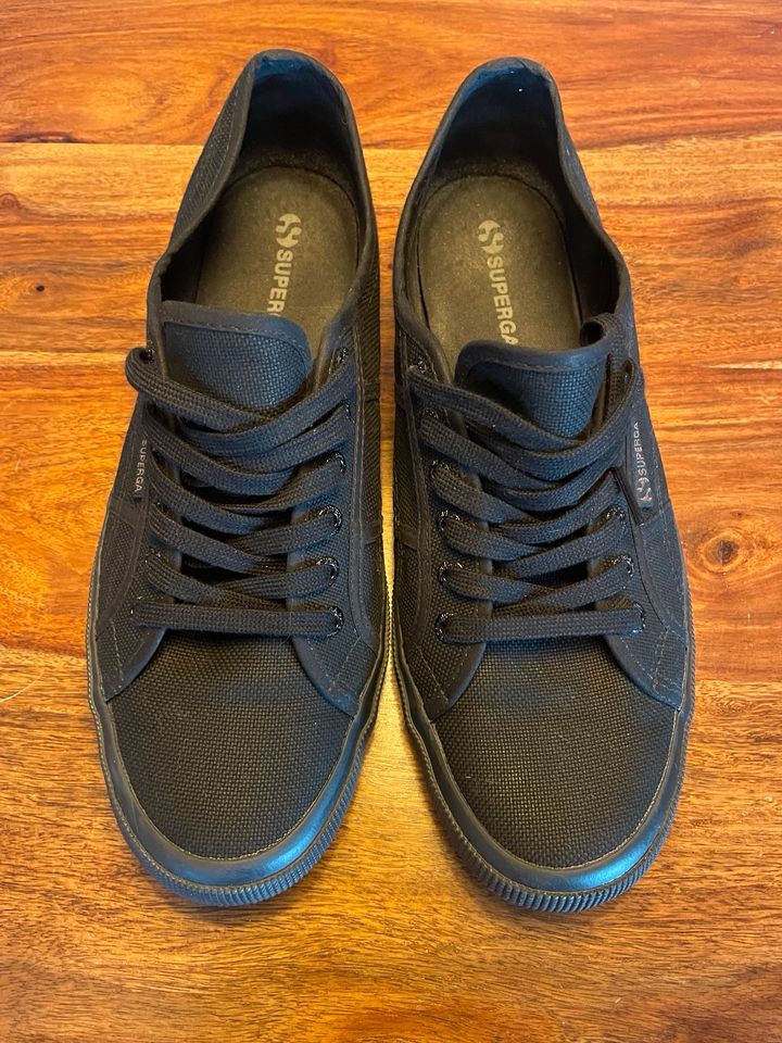 Superga Herren Schuhe Gr. 44 all black / schwarz in Rösrath