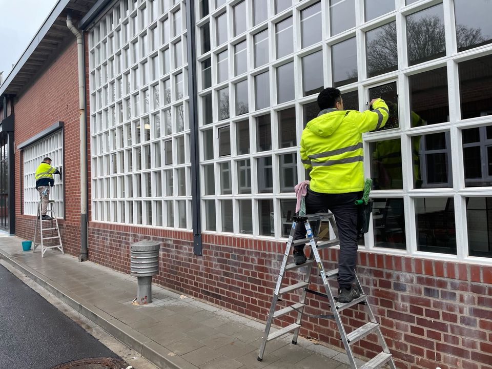 Fensterputzer Glasreinigung Fensterreinigung in Wuppertal