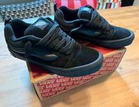 VANS KNU SKOOL Sneaker Skater Schuhe schwarz Gr. 44 NEU München - Bogenhausen Vorschau