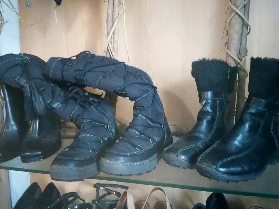 Viele Winterschuhe Herren und Damen gefüttert Secondhand in Dresden