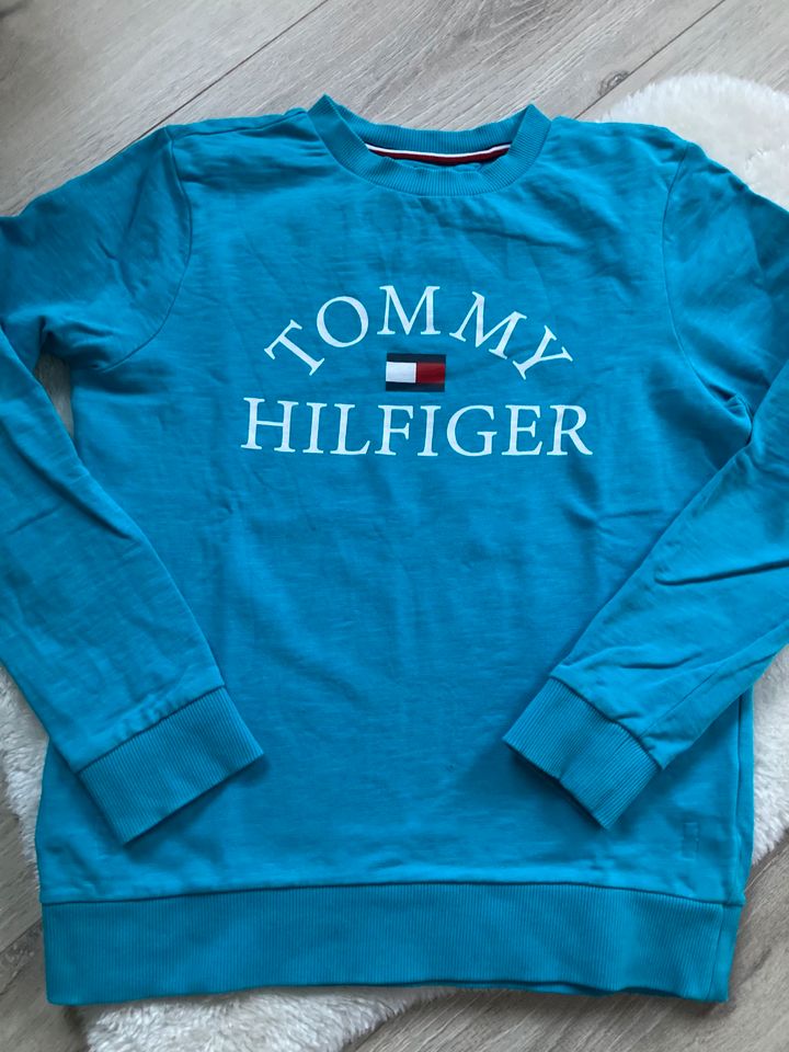 Tommy Hilfiger ~ Sweatshirt Pullover ~ Gr. 164 in Kritzmow