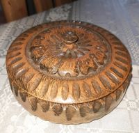 ⭐️ALTE HANDGEMACHTE RUNE HOLZDOSE MIT DECKEL⭐️ Nordrhein-Westfalen - Overath Vorschau