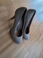 Neu Tamaris Glitzer Pumps Gr. 40 silber Bayern - Wörth a. Main Vorschau