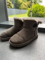 UGG Boots Stiefeletten 'Mini Bailey Button II' | NP 210,- Schleswig-Holstein - Neumünster Vorschau