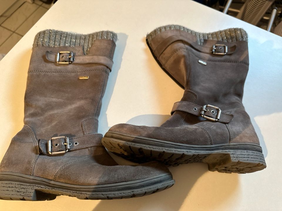 Winterstiefel gefüttert Größe 39 in Wörth a. Main