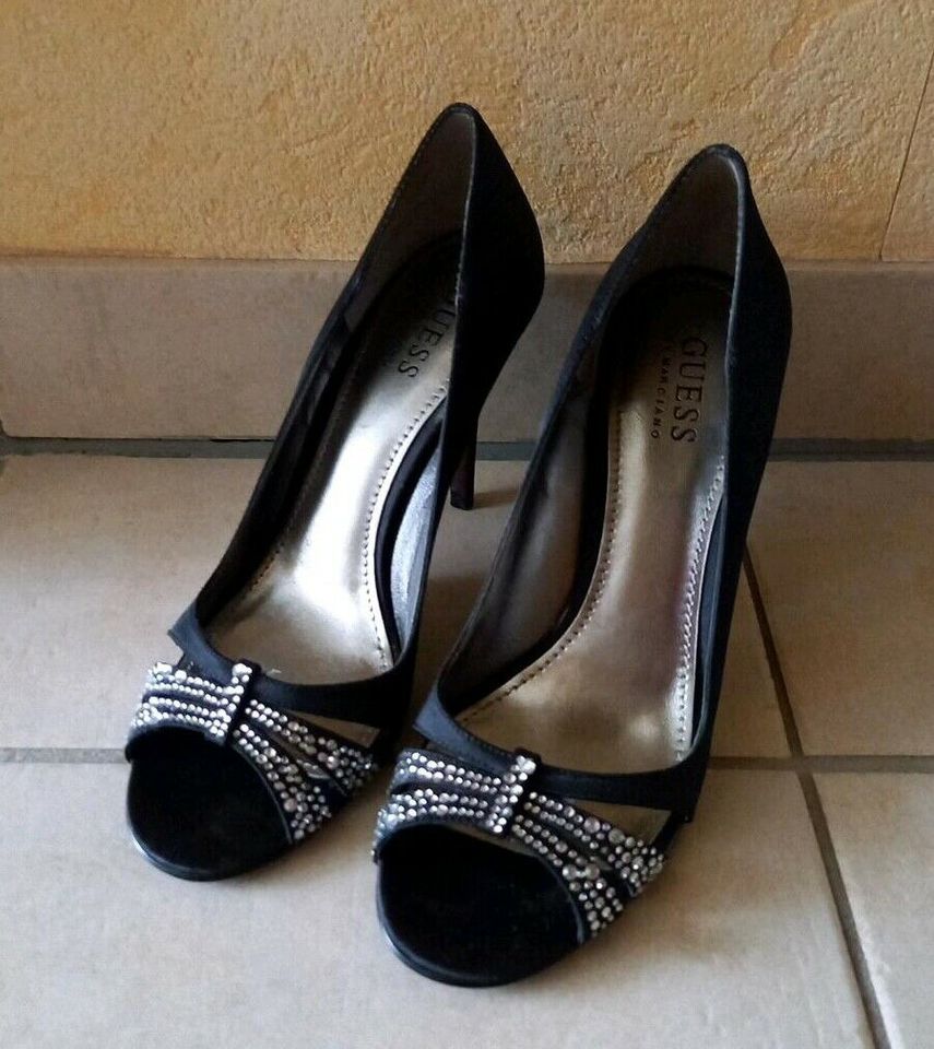 Pumps Peeptoes von Guess Sample schwarz Gr.37 in Düsseldorf