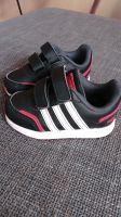 Top Zustand ADIDAS gr.22  12.5cm Kinder Klettschuhe Berlin - Spandau Vorschau