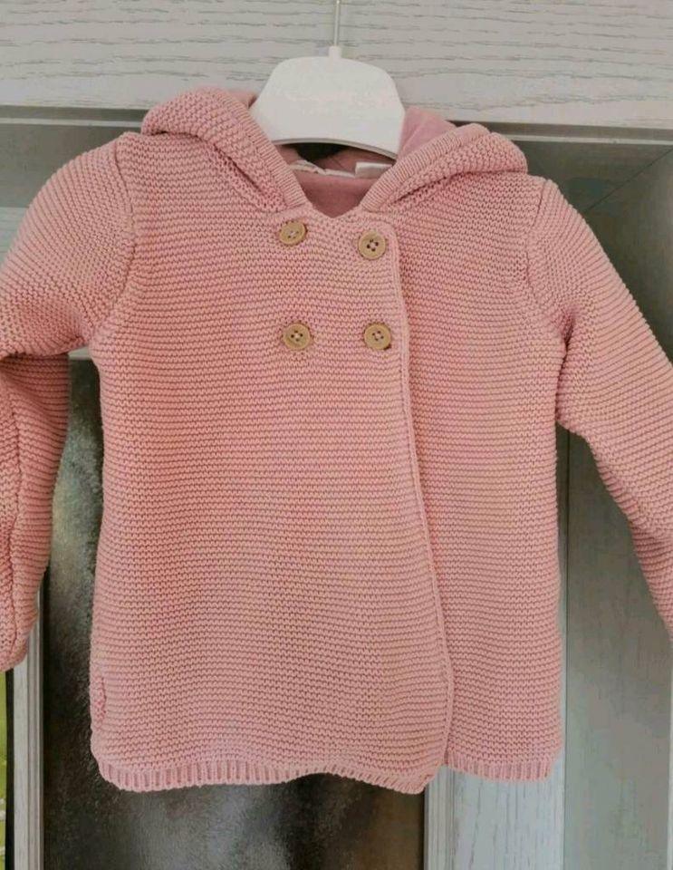 Strickjacke leicht gefüttert rosa mit Ohren Größe 86/92 in Starsiedel