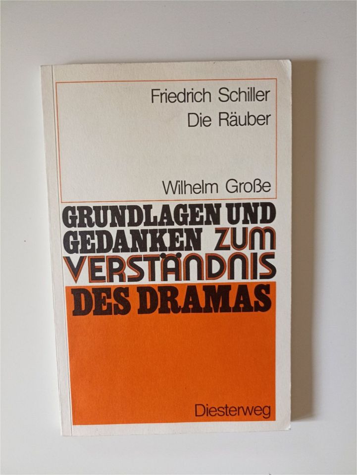 Mehrere Bücher:Grundlagen und Gedanken zum Verständnis des Dramas in Mühlheim am Main