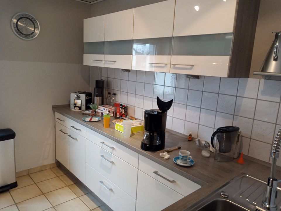 Küche Einbauküche mit BOSCH und NEFF Geräten in Dieburg