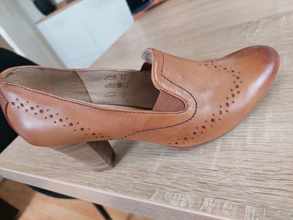 Lederschuhe in Cognac von Minozzi in Würselen