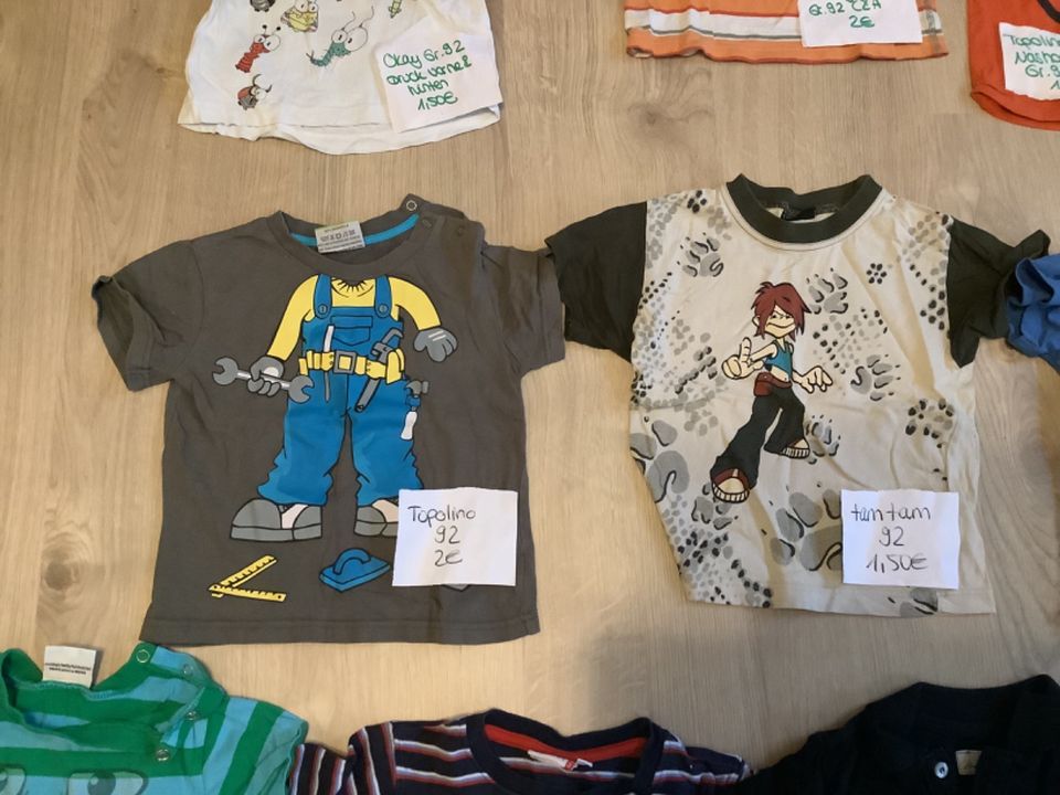 T-Shirts Disney Größe 92 Unisex Jungs Tiere etc je 1-2€ in Pohlheim