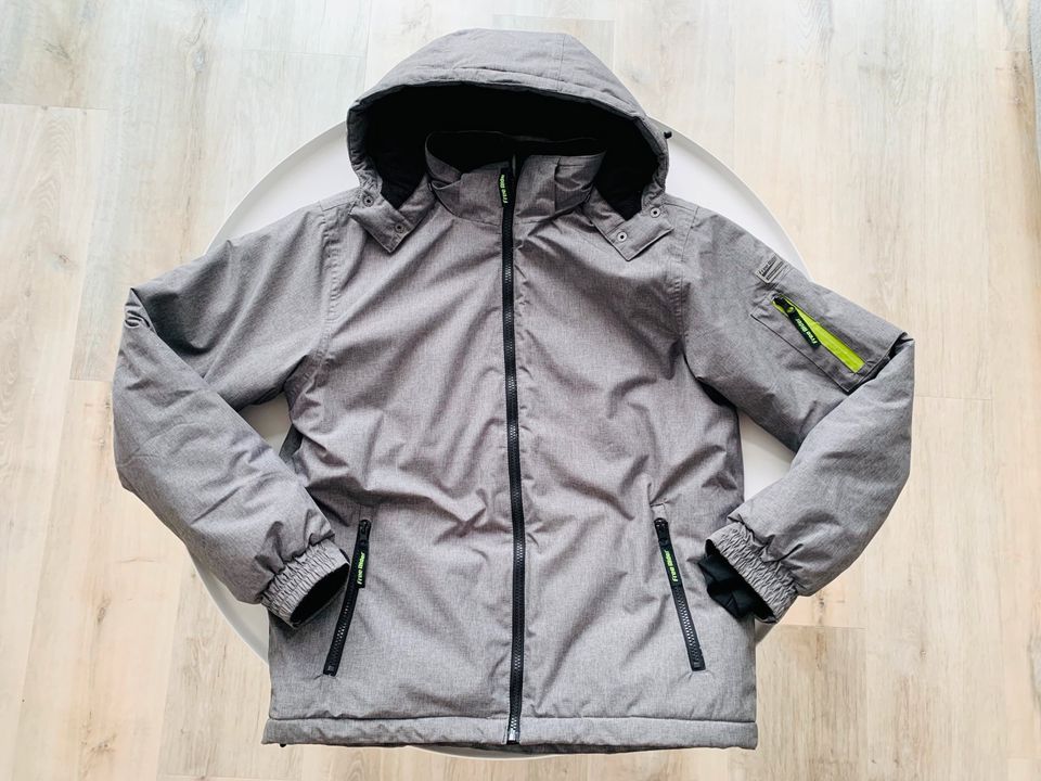 Neuwertige Manguun Winterjacke in Gr. 170/176 JB170 JB176 in Carlsberg