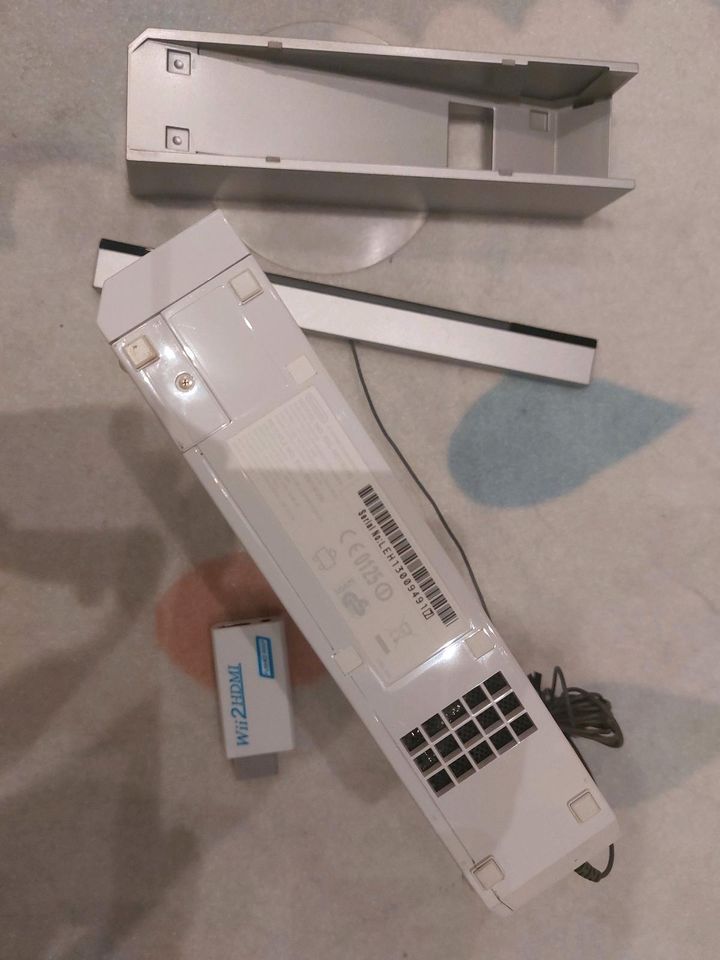 Nintendo Wii mit viel Zubehör 11 Spiele Lenkrad Mikrofone HDMI A in Bocholt