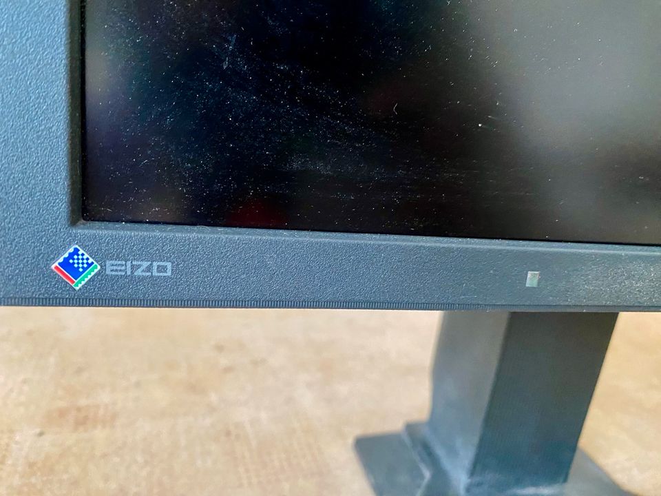 EIZO® POWER INPUT FlexScan S2100 in Berlin