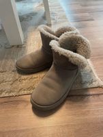 UGG Boots Mini Bailey Cuff  Gr.40 Grau Nordrhein-Westfalen - Eitorf Vorschau