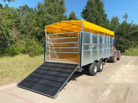 Viehanhänger Tandem Viehwagen Viehtransporter Anhänger in Bayern