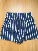 Kurze Hose / Shorts / gestreift / blau-weiß München - Laim Vorschau