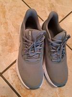 Nike Revolution Schuhe gr 43 grau einmal getragen Feldmoching-Hasenbergl - Feldmoching Vorschau
